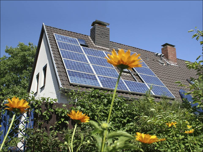 Hus med solaranläggning